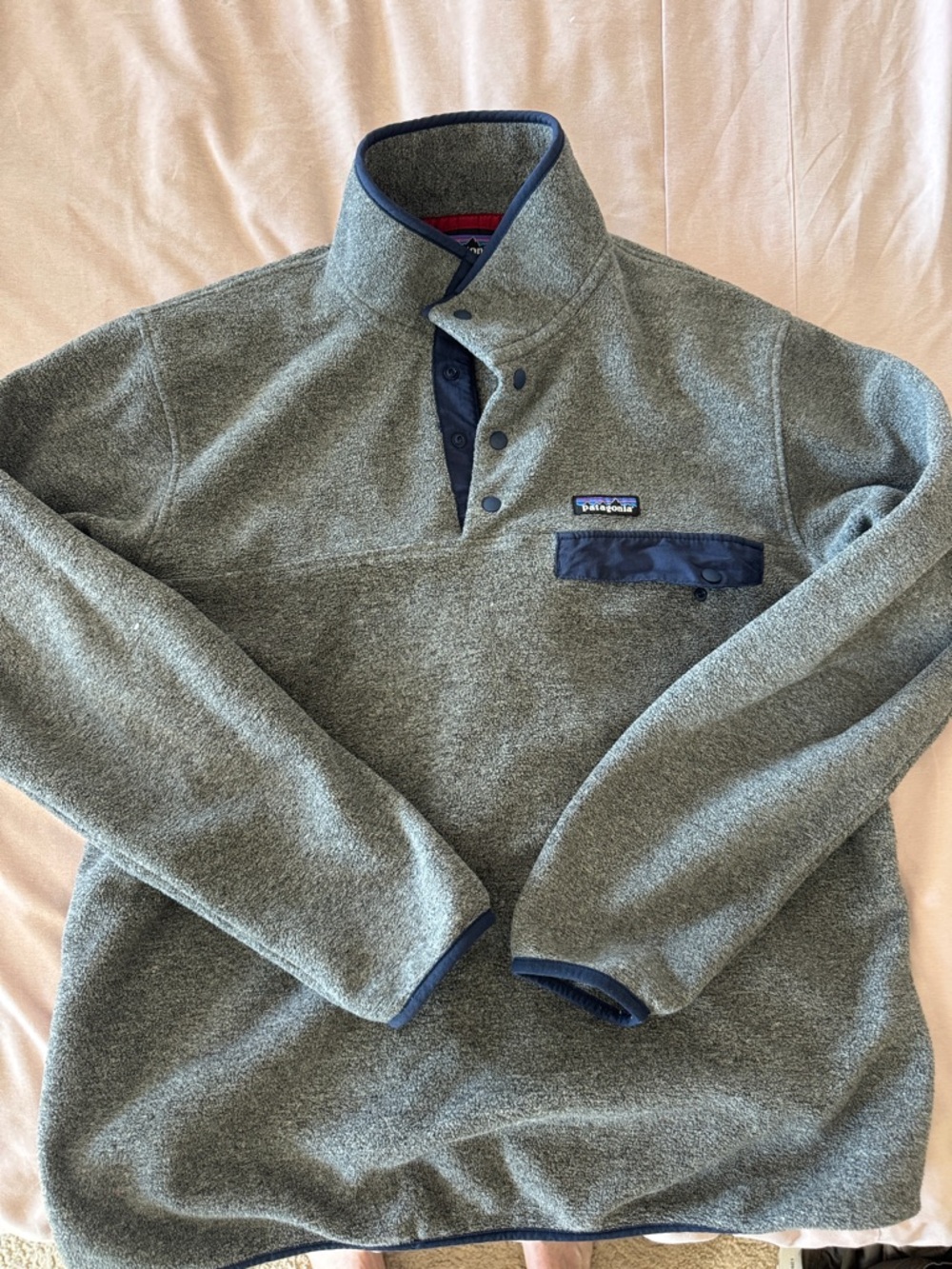 Patagonia Olive Green Fleece Pullover with Navy Accents